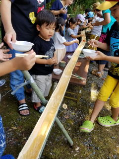 みんなで流しそうめん